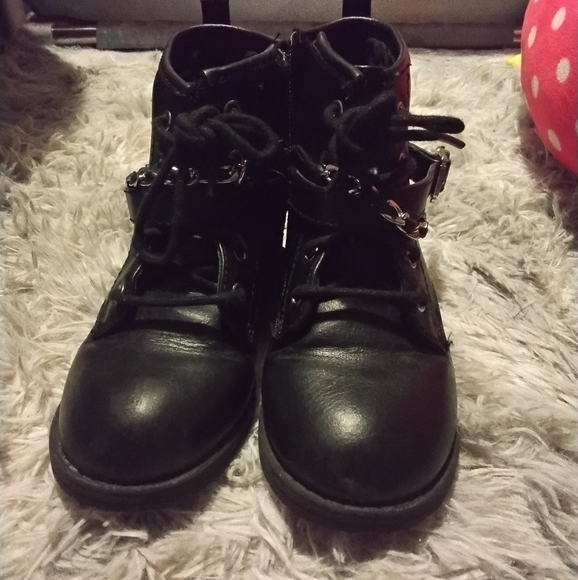 Kids Black Leather Boots with Chain Detail - Picture 3 of 6